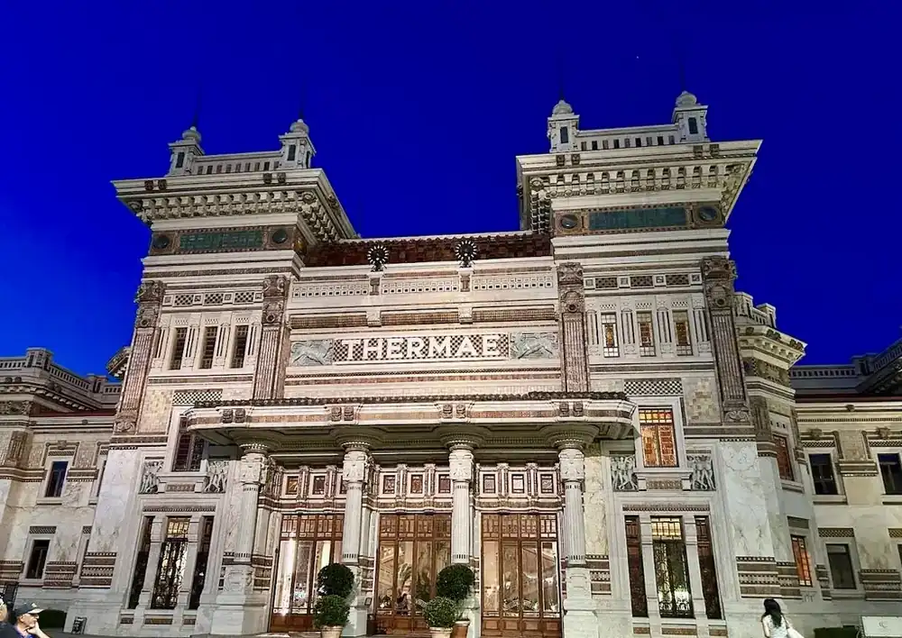 Terme Berzieri di sera